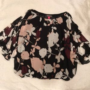 6/$20 Vince Camuto Blouse